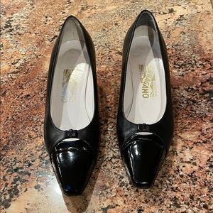 Salvatore Ferragamo Black Leather & Patent Leather Toe Pumps with small Bow 8.5